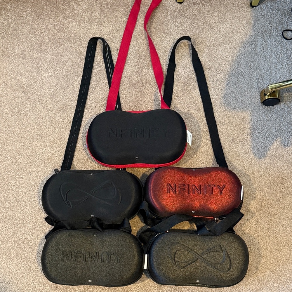 NFINITY Black and Red VR Case Set